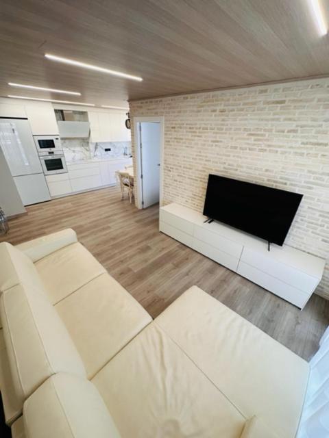 Fantastic Larimar New Apartment سالو المظهر الخارجي الصورة
