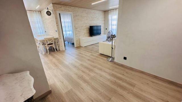 Fantastic Larimar New Apartment سالو المظهر الخارجي الصورة